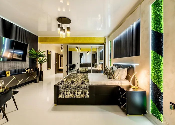 Azimuth Luxury Apartment